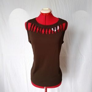 Brown cutout top, cutout detail tank